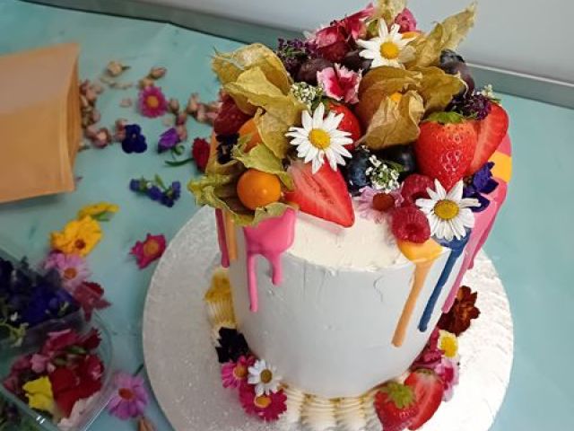 birthday-cakes-12-kireth-ai