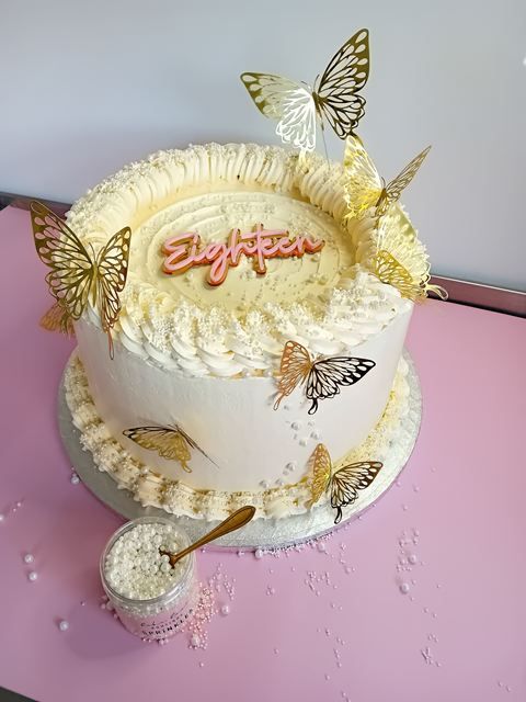birthday-cakes-13-kireth-ai
