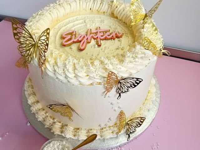 birthday-cakes-13-kireth-ai