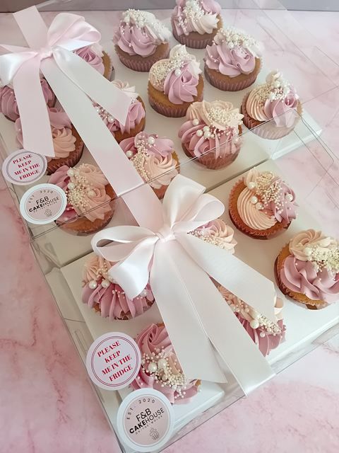 cupcakes-cakesickles-12-kireth-ai